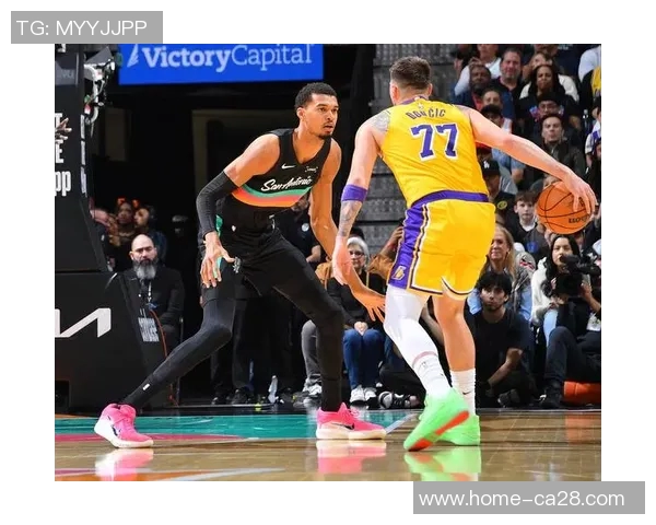 2013年NBA季后赛马刺与湖人经典对决回顾与精彩瞬间分析